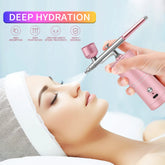 A model for spraying paint and nail polish - Lifestil. www.Lifestil.net